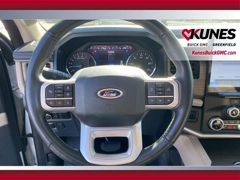 Used 2024 Ford Expedition Limited image 13