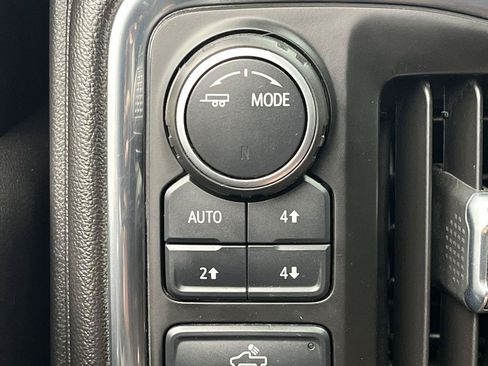 Certified 2021 Chevrolet Silverado 1500 LT AWD/4WD image 17