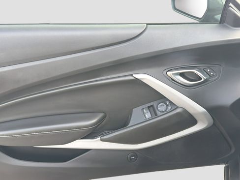 Used 2020 Chevrolet Camaro LT image 21