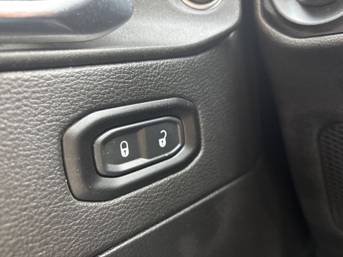 Used 2021 Jeep Wrangler Unlimited Sahara image 50