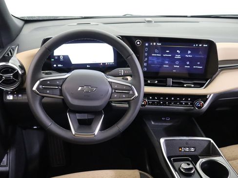 New 2026 Chevrolet Equinox ACTIV FWD image 18