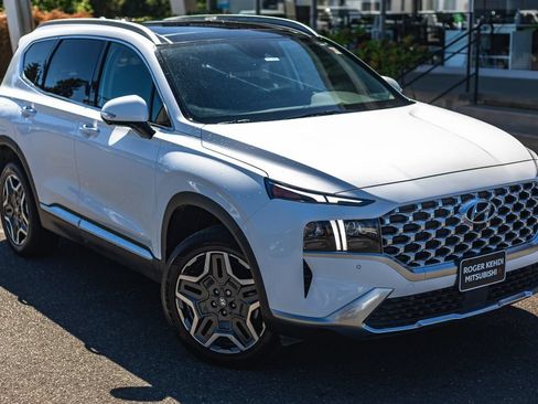 Used 2022 Hyundai Santa Fe Limited w/ Cargo Package AWD/4WD image 2