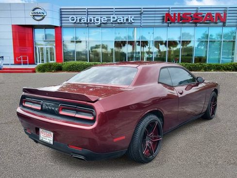 Used 2020 Dodge Challenger SXT RWD image 2
