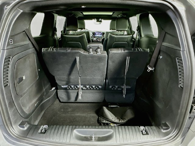 Used 2025 Chrysler Pacifica Premium FWD image 27