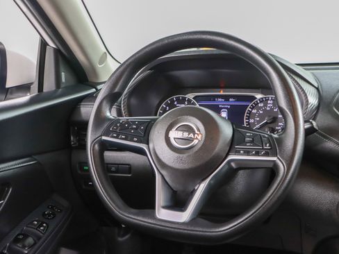 Used 2024 Nissan Sentra SV FWD image 12