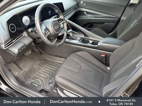 Used 2023 Hyundai Elantra SEL w/ Convenience Package image 10