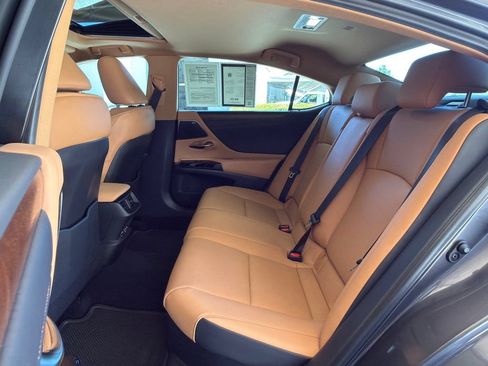 Certified 2025 Lexus ES 300h F Sport w/ Accessory Package (Z1) FWD image 18