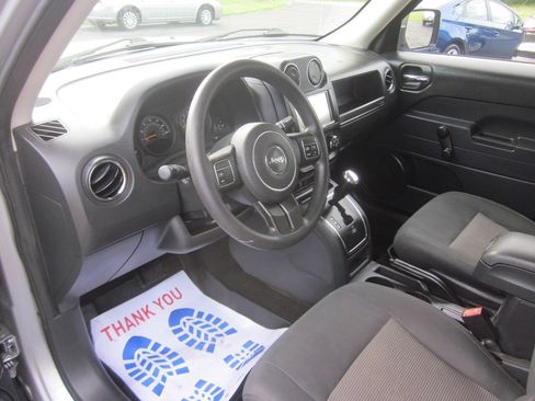 Used 2016 Jeep Patriot Sport FWD image 9