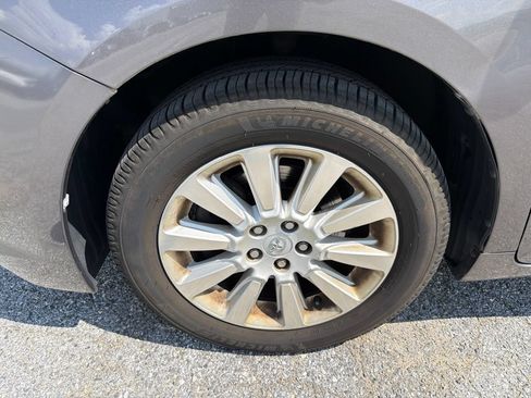 Used 2014 Toyota Sienna LE AWD/4WD image 18