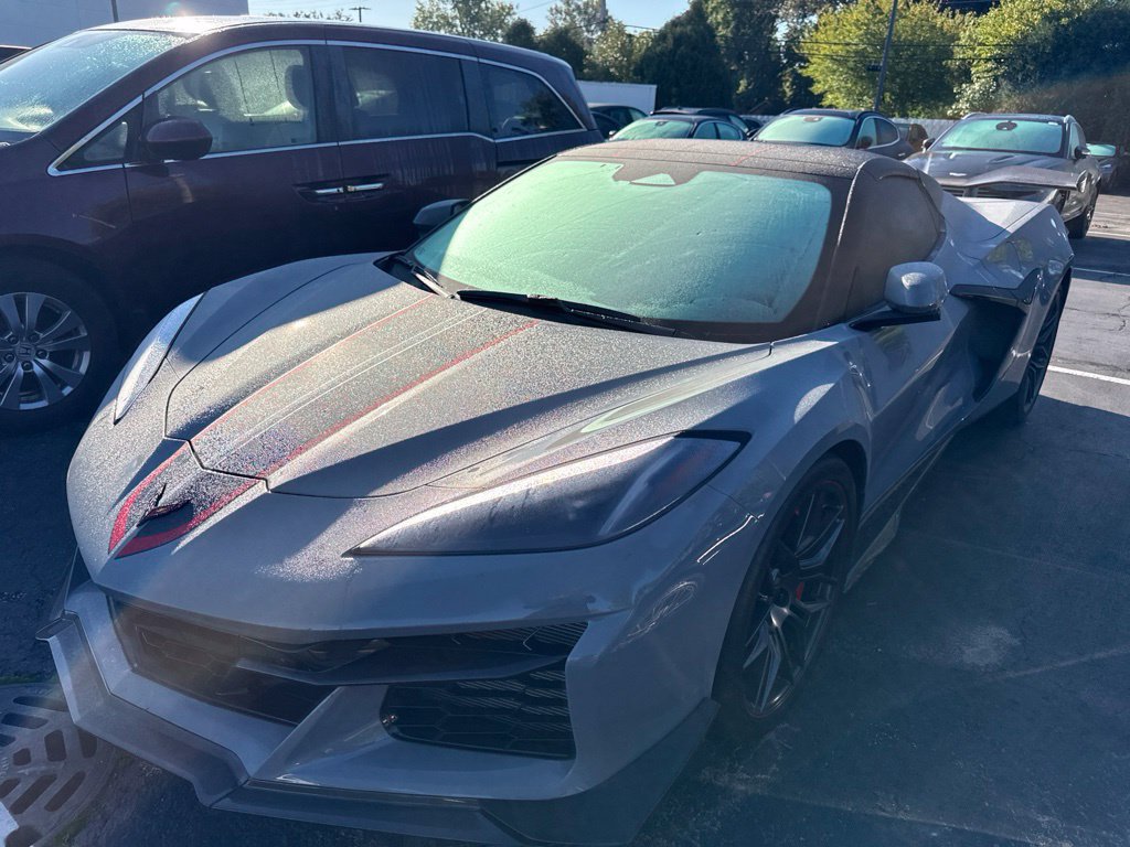 Used 2025 Chevrolet Corvette Z06 w/ Z07 Performance Package RWD image 3