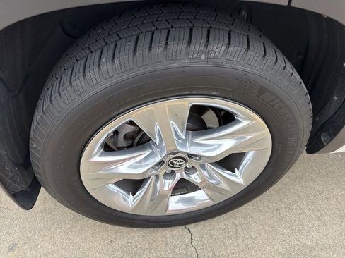 Used 2019 Toyota Highlander Limited image 10