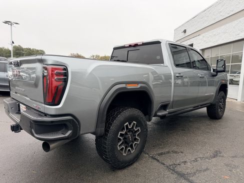 Used 2025 GMC Sierra 2500 AT4X image 5