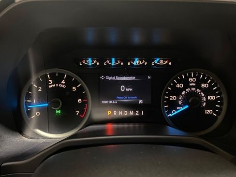 Used 2015 Ford F150 XLT w/ Equipment Group 302A Luxury AWD/4WD image 12