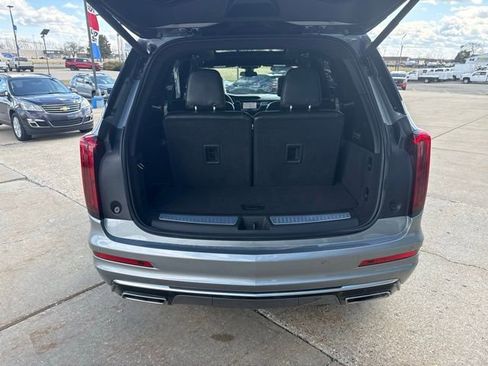 Used 2025 Cadillac XT6 Premium Luxury AWD/4WD image 35