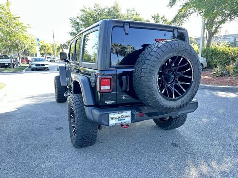Used 2018 Jeep Wrangler Unlimited Rubicon AWD/4WD image 4