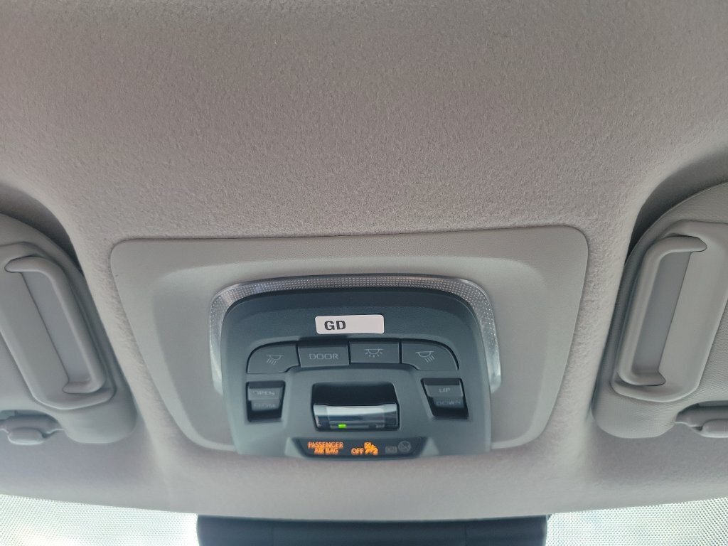 New 2026 Toyota Corolla Cross LE w/ Moonroof Package FWD image 31