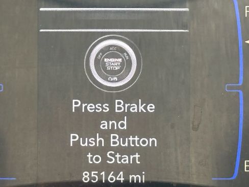 Used 2021 Chrysler Voyager Lxi image 14