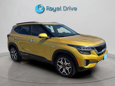 Used 2023 Kia Seltos SX w/ SX Sunroof Package image 8