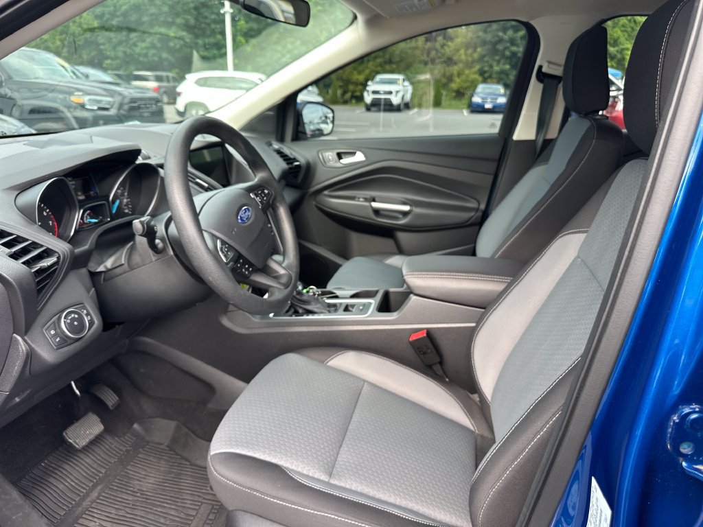 Used 2018 Ford Escape SE w/ SE Sync 3 Package AWD/4WD image 10