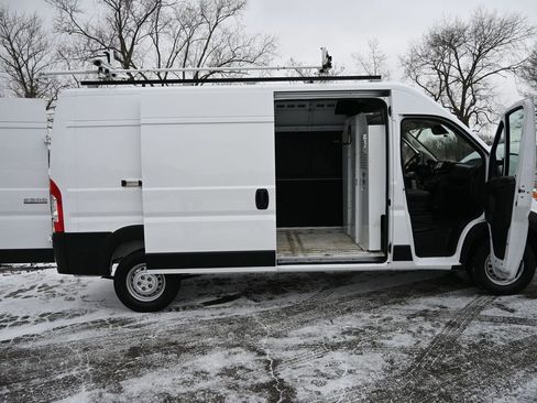 Used 2024 RAM ProMaster 2500 w/ Convenience Group image 42
