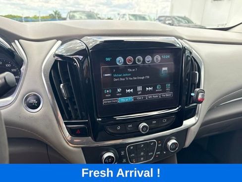 Used 2019 Chevrolet Traverse LT w/ LT Premium Package FWD image 7