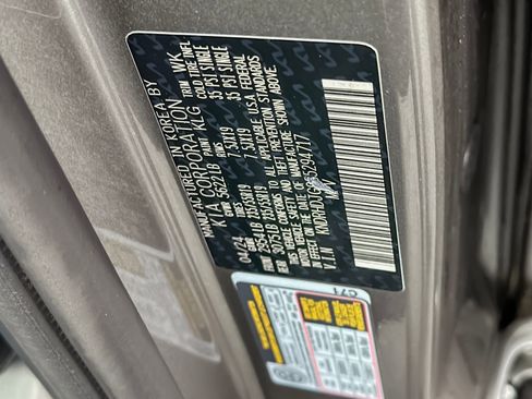 Used 2025 Kia Sorento EX image 28