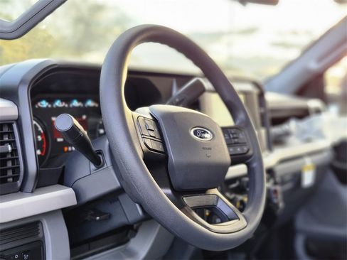 New 2025 Ford F350 XL w/ XL Chrome Package image 9