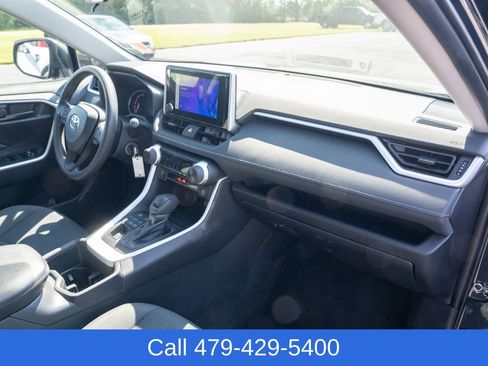 Used 2024 Toyota RAV4 LE image 38