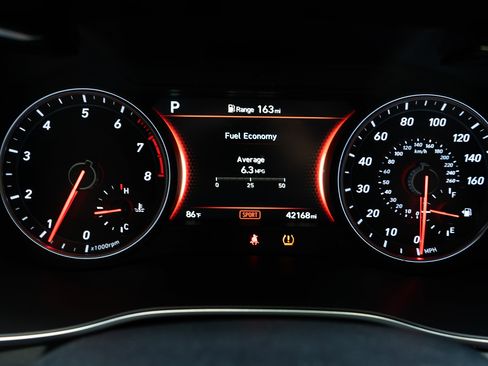 Used 2021 Genesis G70 2.0T image 22