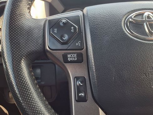 Used 2018 Toyota Tacoma TRD Sport w/ Technology Package RWD image 15