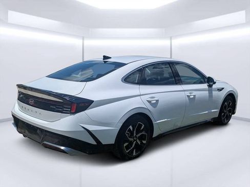 Used 2025 Hyundai Sonata SEL FWD image 3