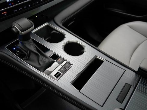 Used 2025 Toyota Sienna XLE image 24