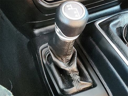 Used 2018 Jeep Wrangler Unlimited Sport S image 19