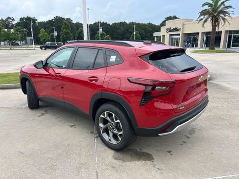New 2026 Chevrolet Trax LT w/ Driver Confidence Package FWD image 4