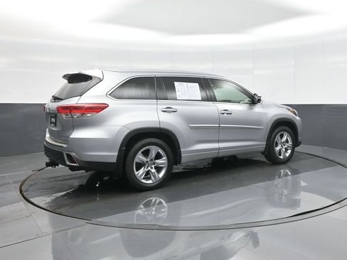 Used 2017 Toyota Highlander Limited w/ Protection Package #3 AWD/4WD image 7