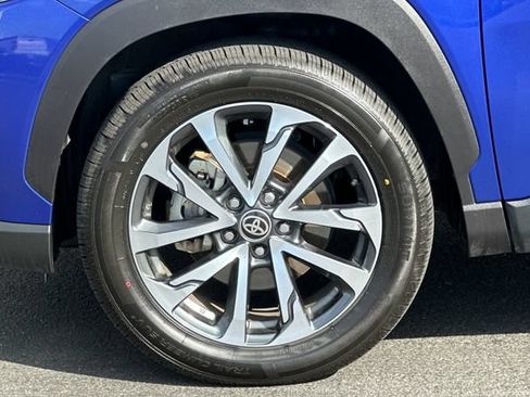 Certified 2025 Toyota Corolla Cross XLE FWD image 31
