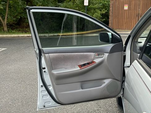 Used 2005 Toyota Corolla LE image 26