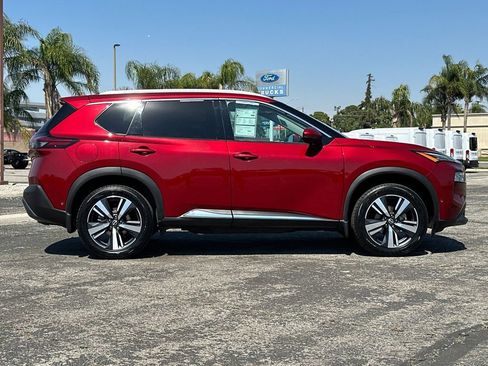 Used 2023 Nissan Rogue SL w/ SL Premium Package FWD image 2