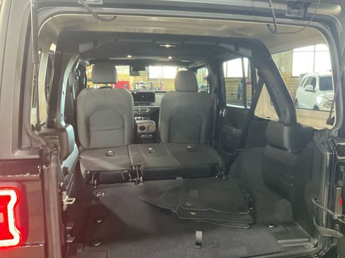 Used 2024 Jeep Wrangler Sport S image 18
