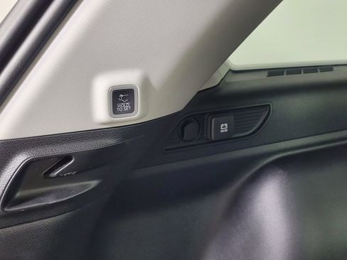 Used 2023 Jeep Grand Cherokee Limited image 11