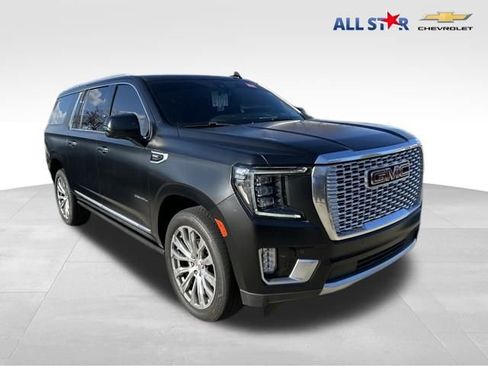 Used 2022 GMC Yukon XL Denali image 1