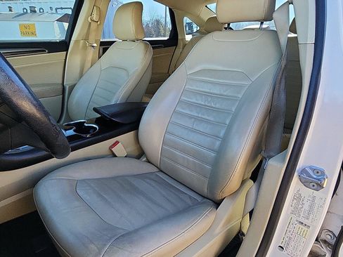 Used 2015 Ford Fusion Energi SE image 18