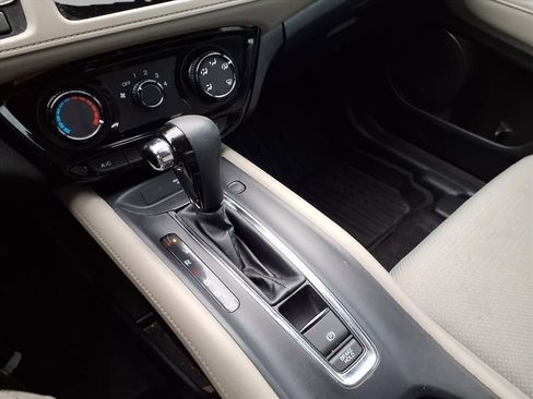 Used 2021 Honda HR-V LX image 5