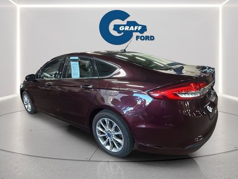 Used 2017 Ford Fusion SE FWD image 7