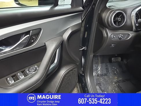 Used 2020 Chevrolet Blazer LT AWD/4WD image 30