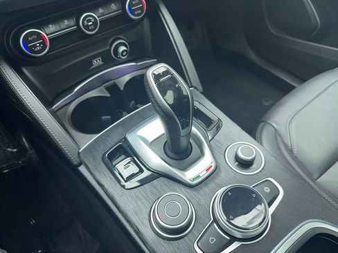 Used 2021 Alfa Romeo Stelvio Sprint w/ Sun & Sound Package RWD image 39