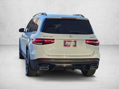 Used 2022 Mercedes-Benz GLB 250 4MATIC image 7