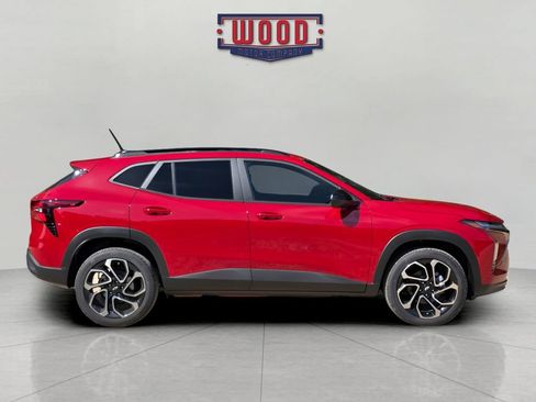 New 2026 Chevrolet Trax RS w/ Driver Confidence Package FWD image 2