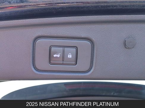 Certified 2025 Nissan Pathfinder Platinum FWD image 24