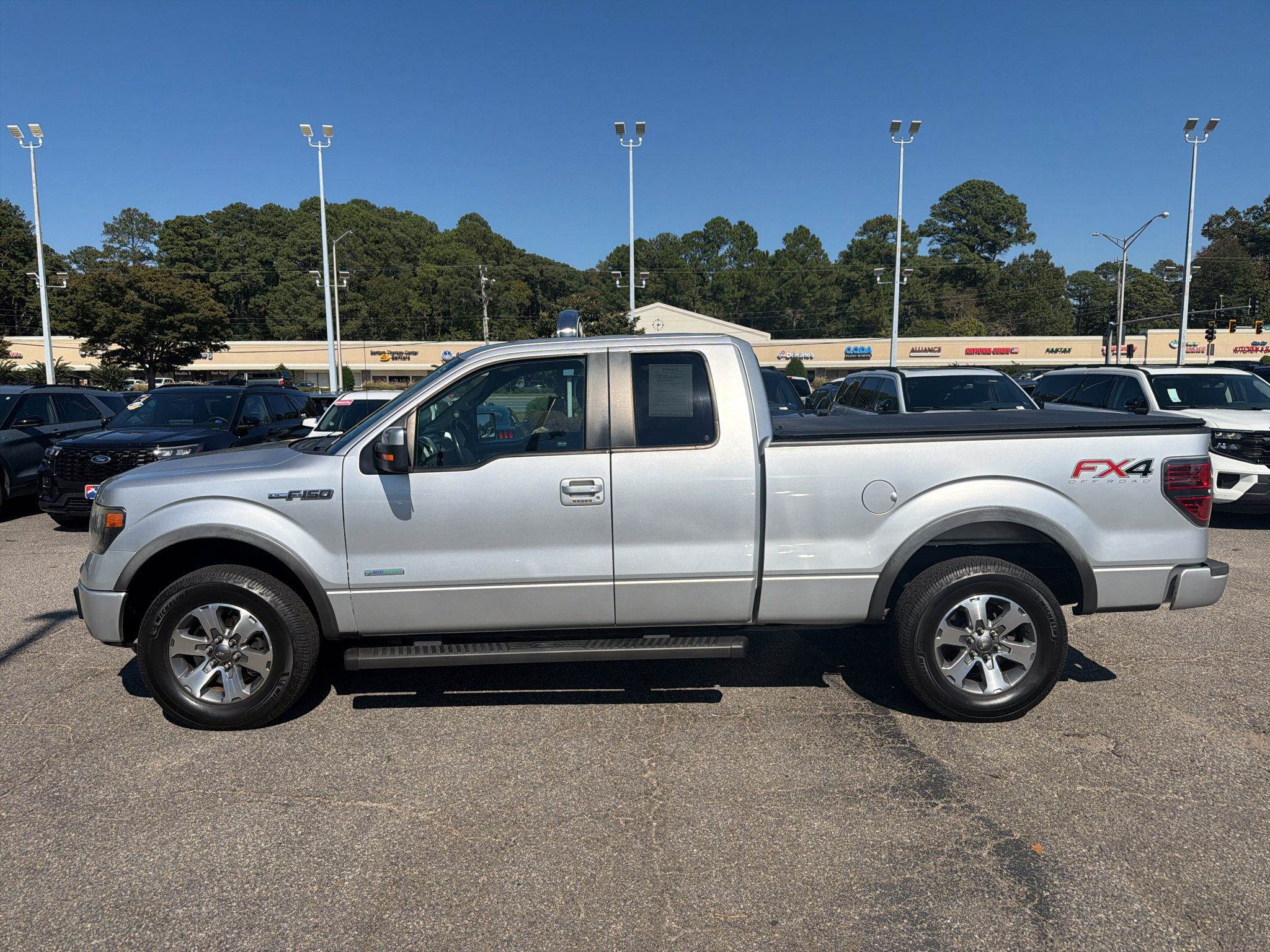 Used 2014 Ford F150 FX4 w/ Equipment Group 402A Luxury AWD/4WD image 8